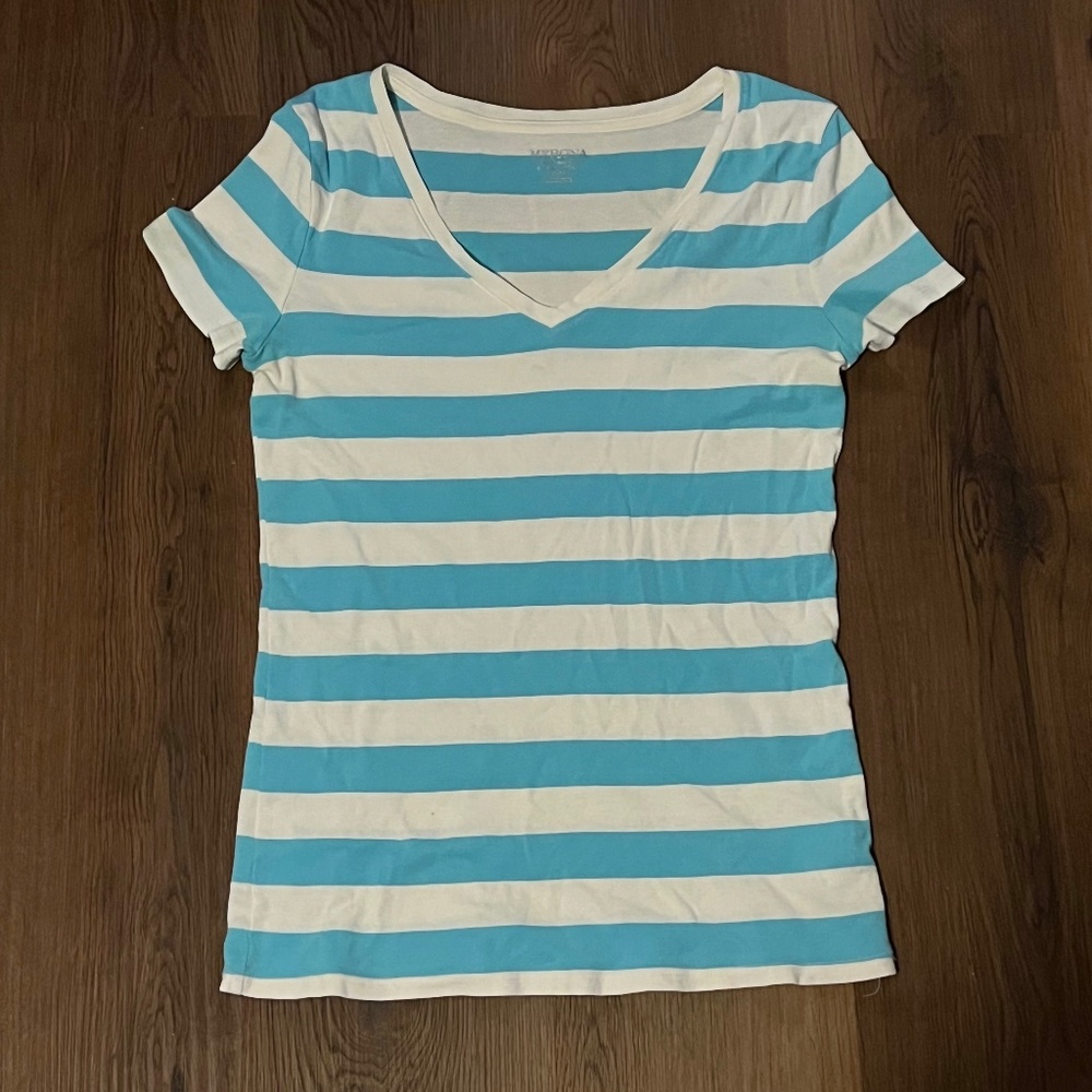 Merona V-Neck T-Shirt Blue/White Stripes Size Medium